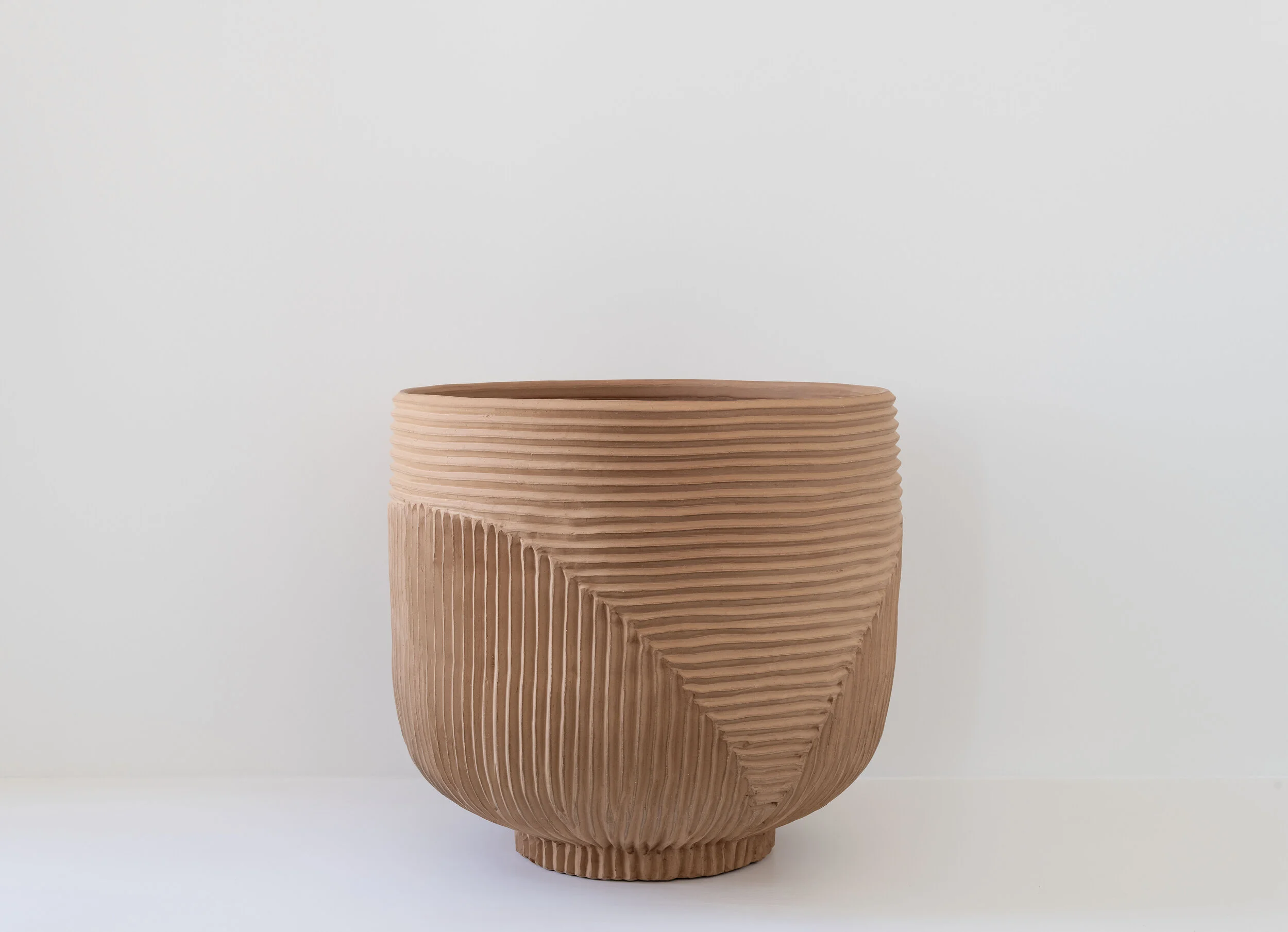 Horizon Planter, Straw — Radnor